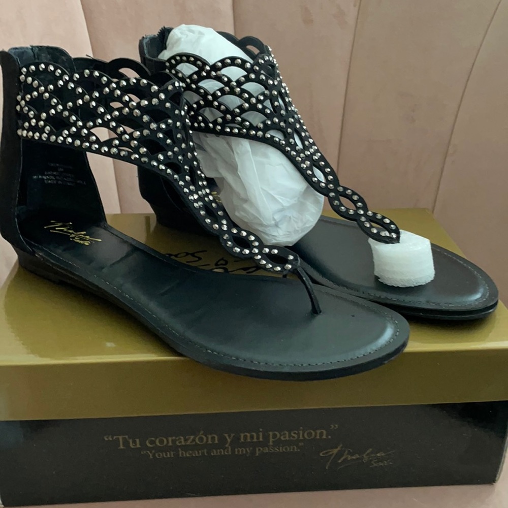 Thalia Sodi black sandals